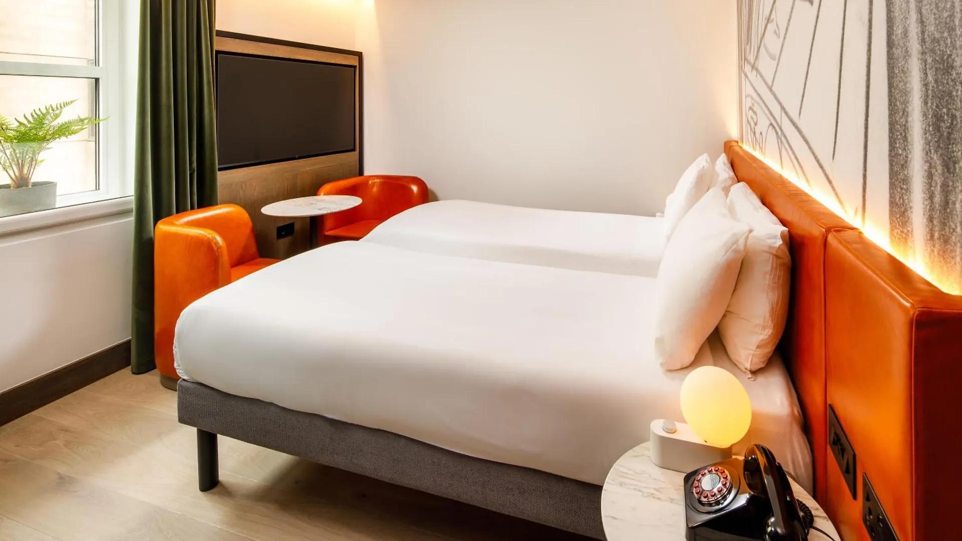 Ibis Styles Edinburgh St Andrew Square Hotel
