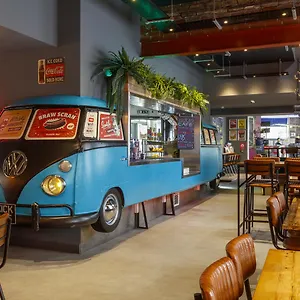 بيت شباب Kick Ass Greyfriars (adults Only), إدنبرة